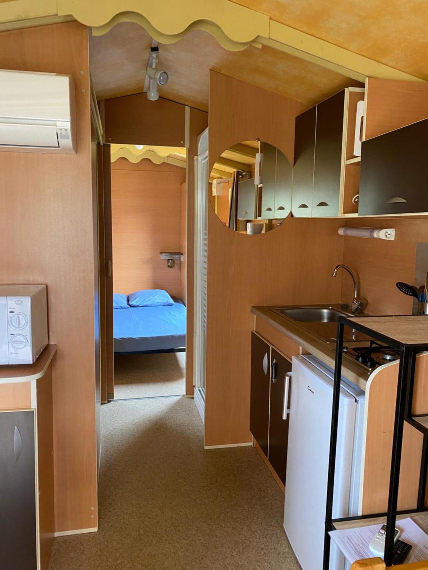 Camping Les Amandiers Castelnau-de-Guers Екстер'єр фото